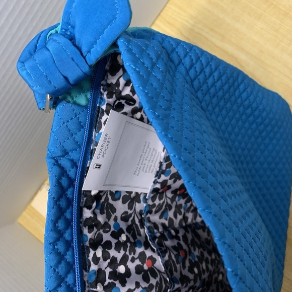 Vera Bradley Purse/Hipster Wome'n Turquoise Sea and Bahama Bay Adjustable NWT - Picture 4 of 7